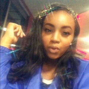 Meet your Posher, Anaya